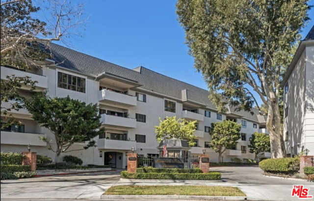 Front of Hancock Park Terrace