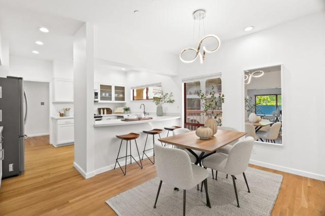 10 9th Avenue, San Mateo CA: https://media.crmls.org/mediaz/34ec97b5-f3f5-4f89-91d3-a422167033f6.jpg