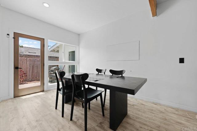 12953 Carriage Rd, Poway CA: https://media.crmls.org/mediaz/34ed257c-256f-4cbc-842e-42a6f5f8863f.jpg