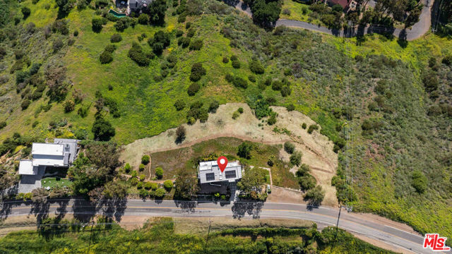 2727 Corral Canyon Road, Malibu CA: https://media.crmls.org/mediaz/34ed9545-acd7-4dbb-8358-6b80008d0007.jpg