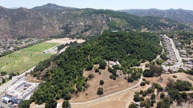 3137 E Valley Parkway, Escondido CA: https://media.crmls.org/mediaz/34edf56c-4eb3-4122-b300-45b90e534f30.jpg