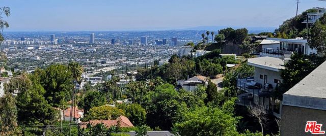 8613 Franklin Avenue, Los Angeles CA: https://media.crmls.org/mediaz/34ee0e8f-0a6e-42f7-9fcb-ab5c4d9824c6.jpg