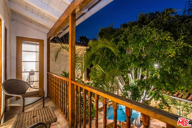 7825 Hillside Avenue, Los Angeles CA: https://media.crmls.org/mediaz/34eedf44-59b5-441d-a4a8-dc741bbc8dad.jpg