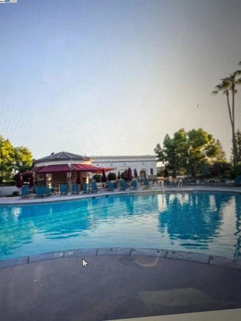5090 Archcrest Way, Sacramento CA: https://media.crmls.org/mediaz/34ef44b5-23b7-447c-9567-9c8f673546c0.jpg