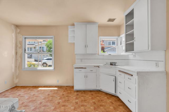 4127 Scandia Way, Los Angeles CA: https://media.crmls.org/mediaz/34efb0c2-c69a-42d2-a38d-040ced001160.jpg