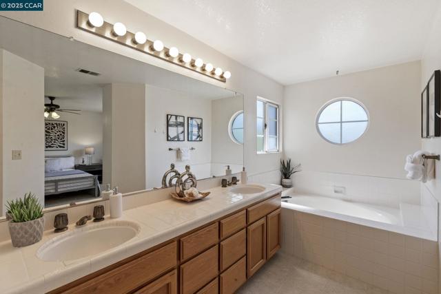 1015 Hidden Oak Ct, Concord CA: https://media.crmls.org/mediaz/34f038cc-e9a2-4cb0-b44f-6a7efe00a21a.jpg