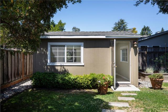 819 Laurel Avenue, Menlo Park CA: https://media.crmls.org/mediaz/34f0475e-0871-4da2-ad06-a26cbd989dc0.jpg