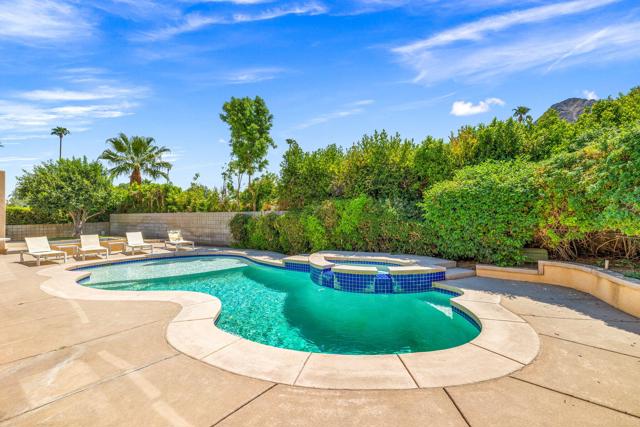 46220 Manitou Drive, Indian Wells CA: https://media.crmls.org/mediaz/34f06190-6e88-457f-9ae5-b58f66eaa6c9.jpg
