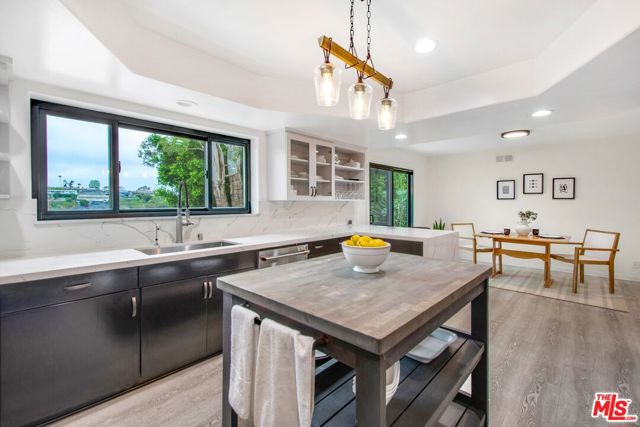 4223 Don Carlos Drive, Los Angeles CA: https://media.crmls.org/mediaz/34f077eb-0d3b-4ae8-8b11-59b07991ac0c.jpg