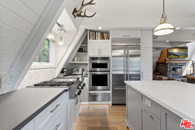 161 Rocky Point Road, Lake Arrowhead CA: https://media.crmls.org/mediaz/34f1686b-b32e-42ef-ba91-b97841886269.jpg