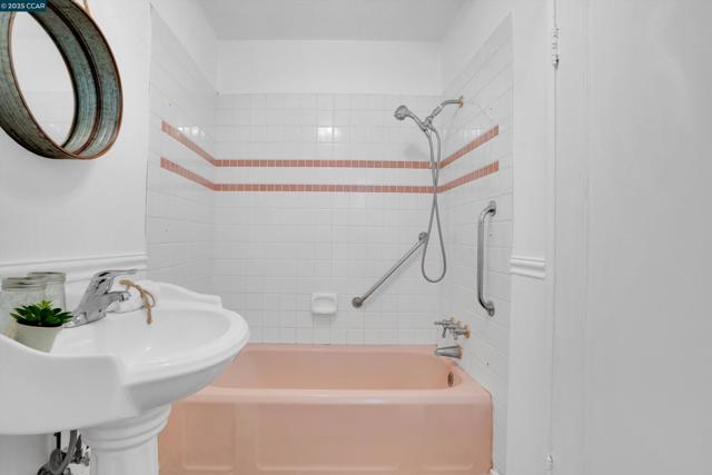 881 Merle Ave, Martinez CA: https://media.crmls.org/mediaz/34f1f47f-e929-4c0c-879b-3c51b4b3c91a.jpg