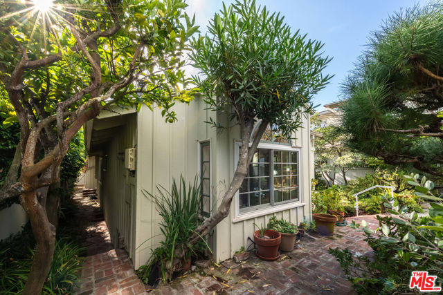 721 31st Street, Manhattan Beach, California 90266, 3 Bedrooms Bedrooms, ,2 BathroomsBathrooms,Residential,Sold,31st,23332303