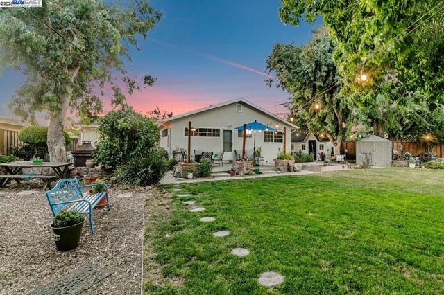 4533 Santa Cruz Ct, Fremont CA: https://media.crmls.org/mediaz/34f36bde-84c1-40e7-89dc-b6eca448f15a.jpg