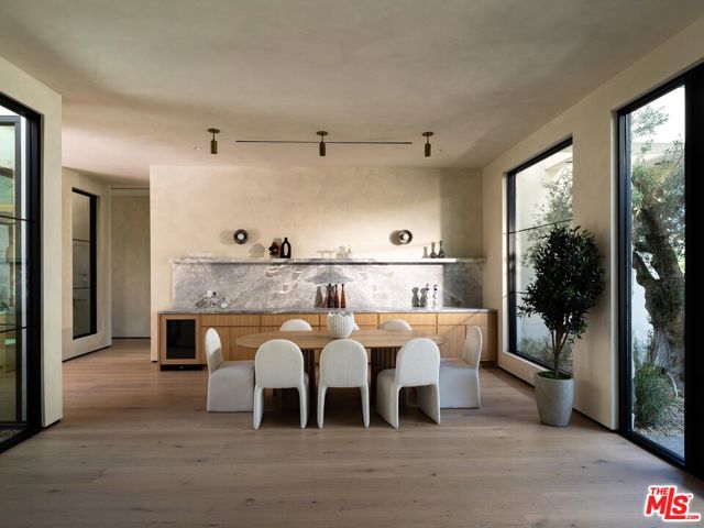 23340 Collins Street, Woodland Hills CA: https://media.crmls.org/mediaz/34f37551-0f2f-45e9-b499-85a1e52bf194.jpg