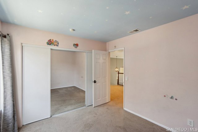 25 Villa Roma, Lake Elsinore CA: https://media.crmls.org/mediaz/34f3d49d-f7ef-4315-b733-e7977db5d82b.jpg