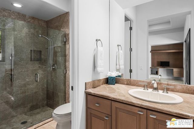 27 Ambassador Circle, Rancho Mirage CA: https://media.crmls.org/mediaz/34f416c1-26c1-4267-95ba-9a64d716d2f8.jpg