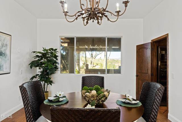 Detail Gallery Image 11 of 48 For 13045 Ripple Creek Ln, Camarillo,  CA 93012 - 5 Beds | 3/1 Baths