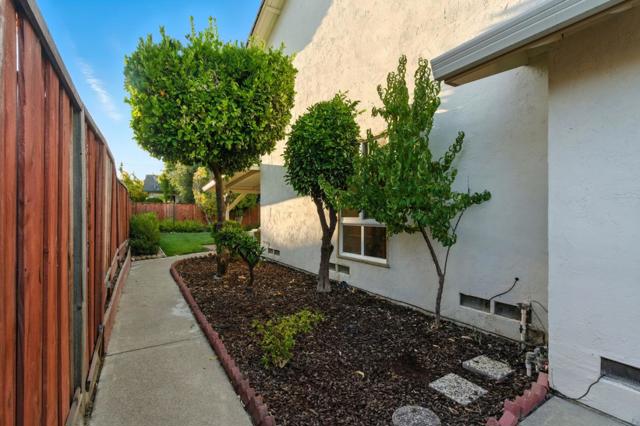 1049 Bigoak Court, San Jose CA: https://media.crmls.org/mediaz/34f50b8e-2523-4f33-8bcf-f9e8bdb59411.jpg