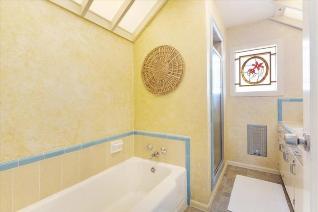 172 W Phillips Road, Watsonville CA: https://media.crmls.org/mediaz/34f52fad-2604-40d9-87f2-17235a7105f5.jpg