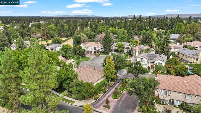 2550 E Jenny Ave, Fresno CA: https://media.crmls.org/mediaz/34f54a4f-9f04-42d4-b6e5-fa6dc7c9432a.jpg