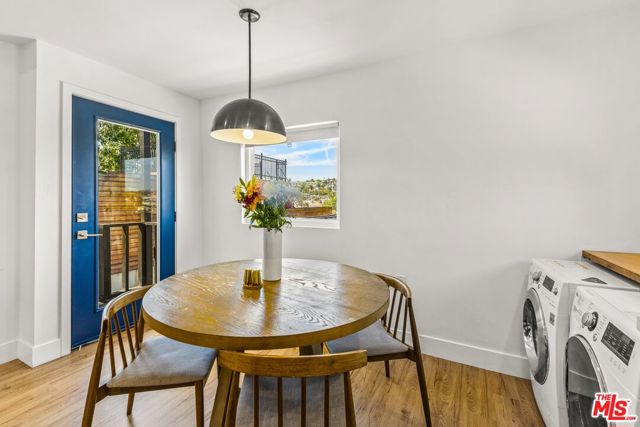 4017 Michigan Avenue, Los Angeles CA: https://media.crmls.org/mediaz/34f561f0-8f58-4bfa-9a99-bccfcf41b973.jpg