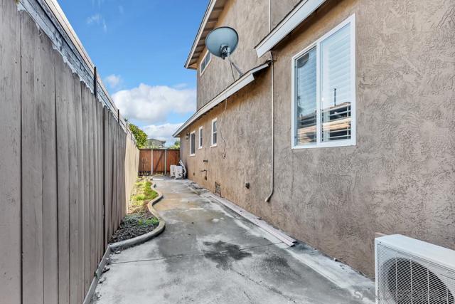 4502 Milton St, San Diego CA: https://media.crmls.org/mediaz/34f5bb46-de50-4a47-a335-451d19e69178.jpg