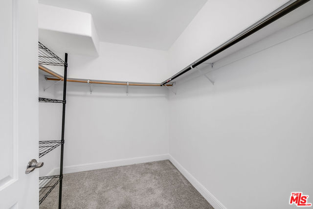 4724 Kester Avenue, Sherman Oaks CA: https://media.crmls.org/mediaz/34f5caa9-57d8-4d2a-a3a9-a3aa17eaf201.jpg