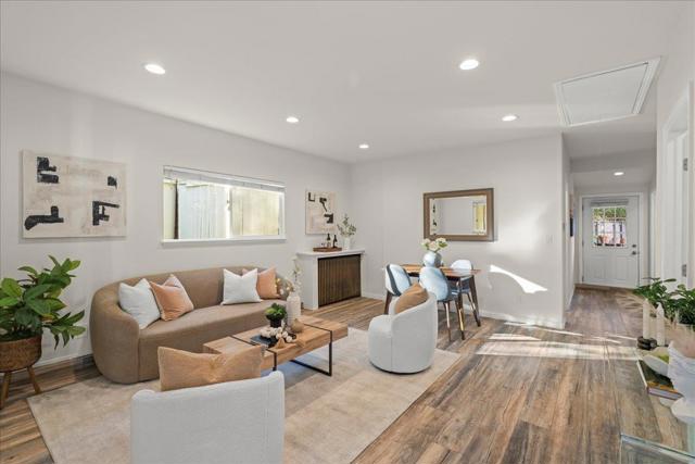12272 Windsor Court, Los Altos Hills CA: https://media.crmls.org/mediaz/34f5f25c-3648-40df-9d2b-b1c1f3c2f741.jpg
