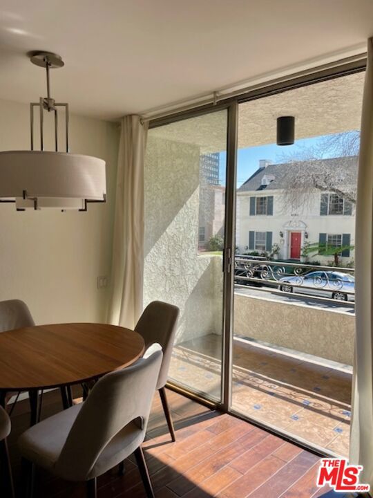 6151 Orange Street, Los Angeles CA: https://media.crmls.org/mediaz/34f625b7-6ce8-45dd-a126-b7329ca64c4e.jpg