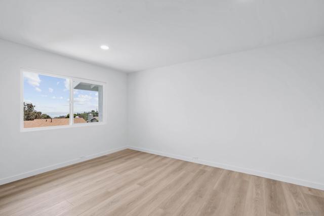 2143 Caminito San Martin, La Jolla CA: https://media.crmls.org/mediaz/34f6910c-e908-4780-ad96-955fe389dd32.jpg