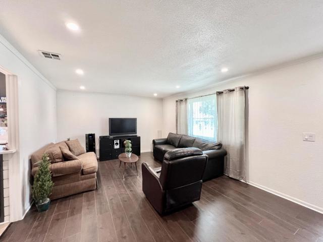 1151 Leeward Drive, San Jose CA: https://media.crmls.org/mediaz/34f6b581-a1a8-40a8-b7c8-aa573756cd27.jpg