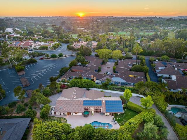 17112 Via De La Valle, Rancho Santa Fe CA: https://media.crmls.org/mediaz/34f6d51d-cba5-4143-9017-3c0ca919c069.jpg
