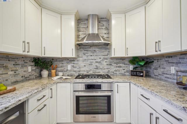 Image 11 of 55 For 14917 Berry Way