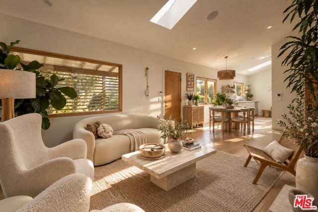 2 Bed Home for Sale in Los Angeles, California