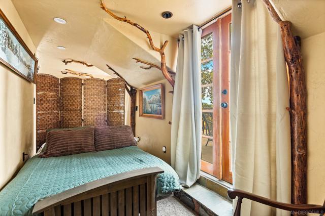 43133 Sheephorn Rd, Big Bear CA: https://media.crmls.org/mediaz/34f97789-2eb8-4d3f-94b8-2d6a32308c41.jpg