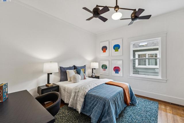 3215 Liberty Ave, Alameda CA: https://media.crmls.org/mediaz/34f9f7a3-e1fd-4383-8def-076ea5a42ec3.jpg