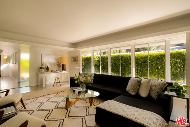 2246 Chelan Place, Los Angeles CA: https://media.crmls.org/mediaz/34fa6029-c085-4be6-aae7-25ba1c6a9912.jpg