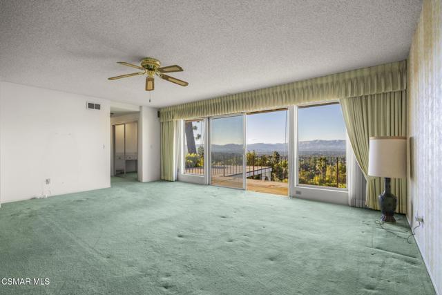 19715 Komar Drive, Tarzana CA: https://media.crmls.org/mediaz/34fa93d5-f1a7-4369-abd8-c2dca6542fb5.jpg