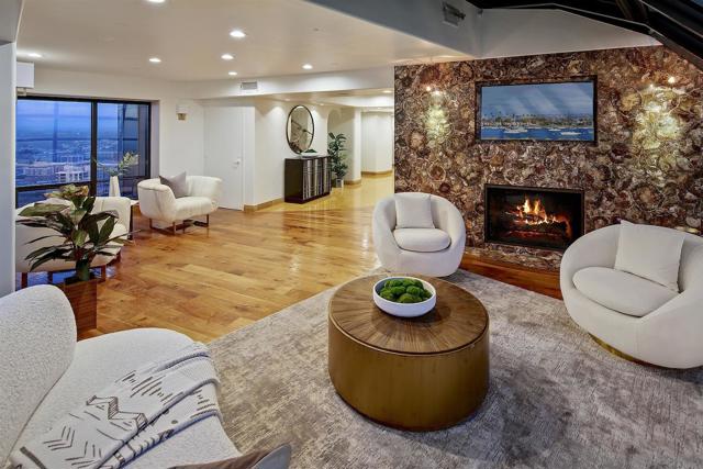 100 Harbor Dr, San Diego CA: https://media.crmls.org/mediaz/34fab3e3-98e3-476e-aa9a-a07a6b23fdf7.jpg