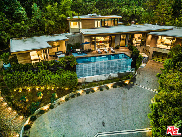 727 N Beverly Glen Boulevard, Los Angeles CA: https://media.crmls.org/mediaz/34fae303-bb22-4860-8b6f-0b82f8b9ccdf.jpg