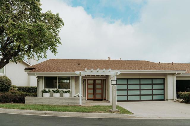 2143 Caminito San Martin, La Jolla CA: https://media.crmls.org/mediaz/34fafc2d-514c-41bd-923f-b93104db623e.jpg