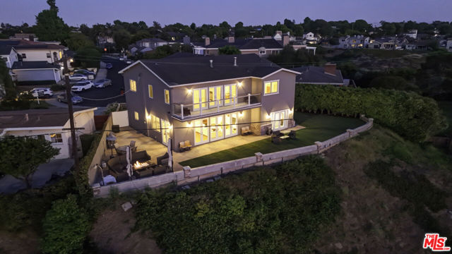 6537 Hedding Street, Los Angeles CA: https://media.crmls.org/mediaz/34fc35e7-848e-4af7-a06b-5a3f3c828701.jpg