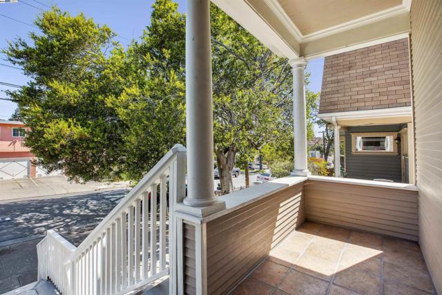 3241 Davis Street, Oakland CA: https://media.crmls.org/mediaz/34fce1d7-5257-4089-bc1c-26698cd0faaf.jpg