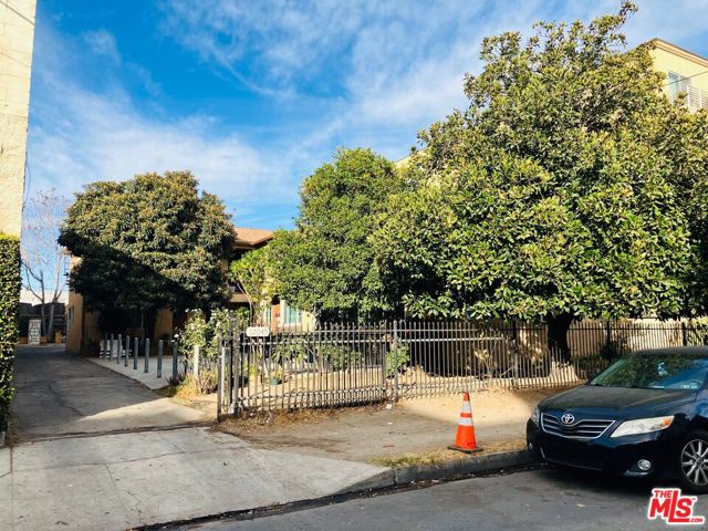 12045 Hart Street, North Hollywood CA: https://media.crmls.org/mediaz/34fd2c35-d162-430f-84e6-de5e62c8933d.jpg
