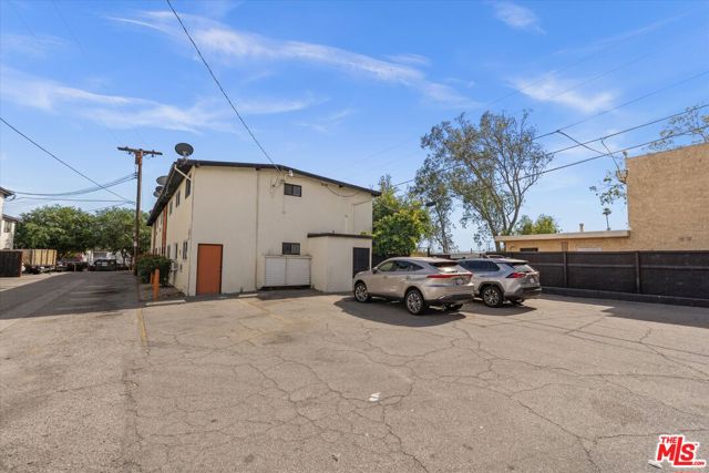 12515 Saticoy Street photo 5