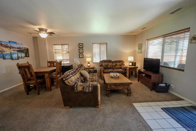 39414 Ruby Lane, Big Bear Lake CA: https://media.crmls.org/mediaz/34fdb769-df19-401c-b9bb-ec8f8740eb30.jpg
