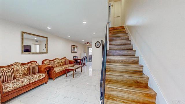 166 N 1St, El Cajon CA: https://media.crmls.org/mediaz/34fe0e36-6587-478f-9b40-6ce672541cec.jpg