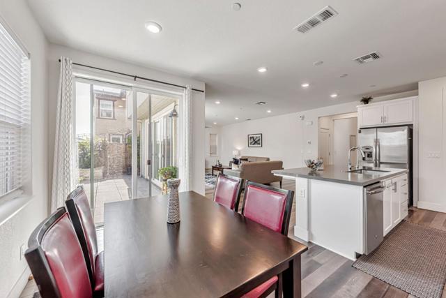 232 Via Encanto, San Ramon CA: https://media.crmls.org/mediaz/34ff193f-e4f2-4bf0-bf48-cdd37489a635.jpg