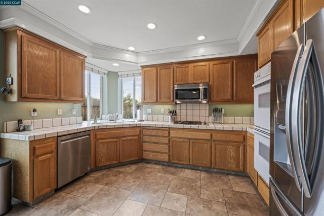 713 Tennyson Dr, Livermore CA: https://media.crmls.org/mediaz/350064be-2ced-4498-8052-6d71d89f4b83.jpg