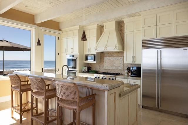 553 Beach Drive, Aptos CA: https://media.crmls.org/mediaz/35012542-b16d-49c1-bdb2-2043bc53c066.jpg